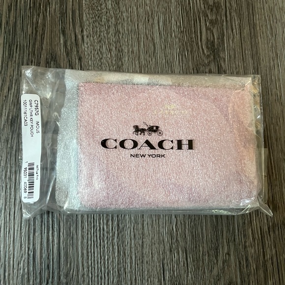 Coach Key Pouch - Picture 6 of 8
